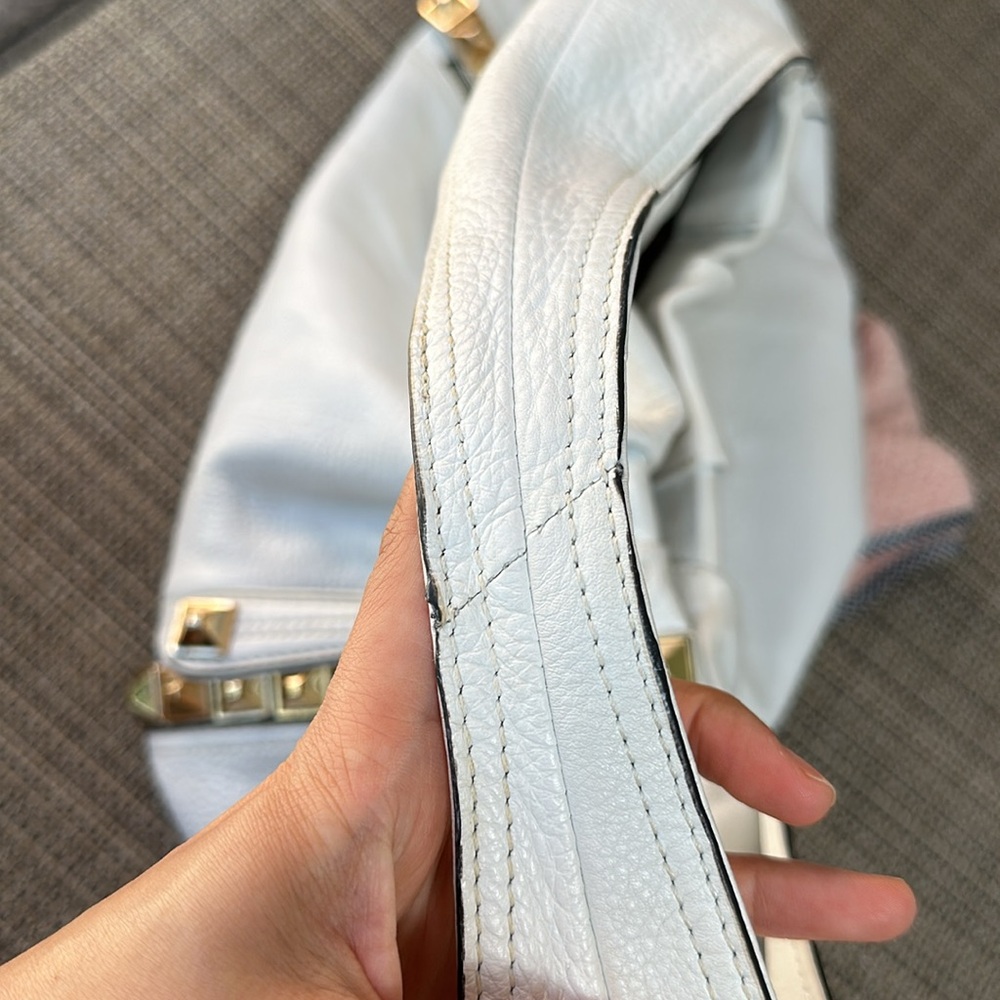 b. Makowsky White Leather Handbag/Satchel - Picture 16 of 16